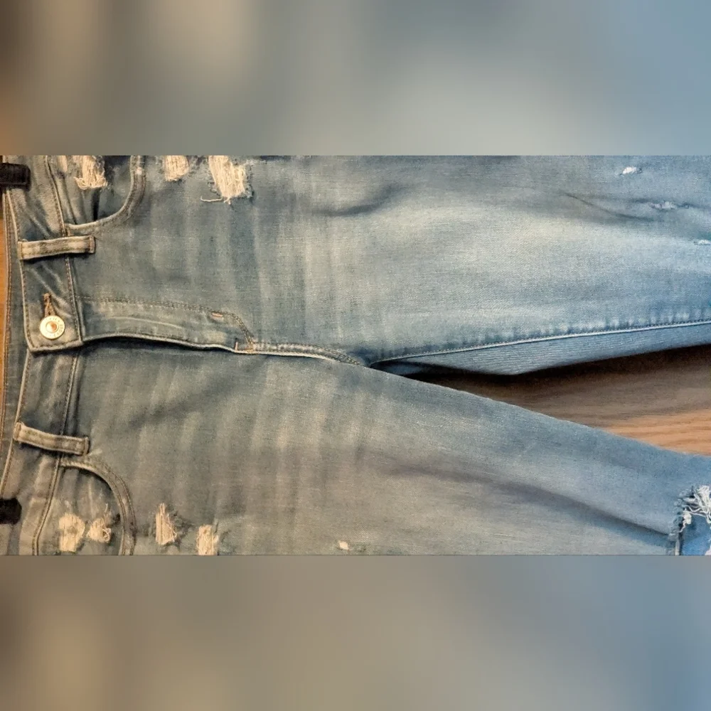 American Eagle Outfitters High Rise Crop Light Blue Distressed Jeans - Picture 6 of 15